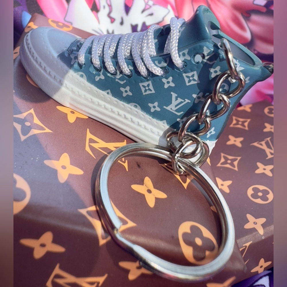 Fashion Blue Monogram Sneaker Keychain - Picture 9 of 15